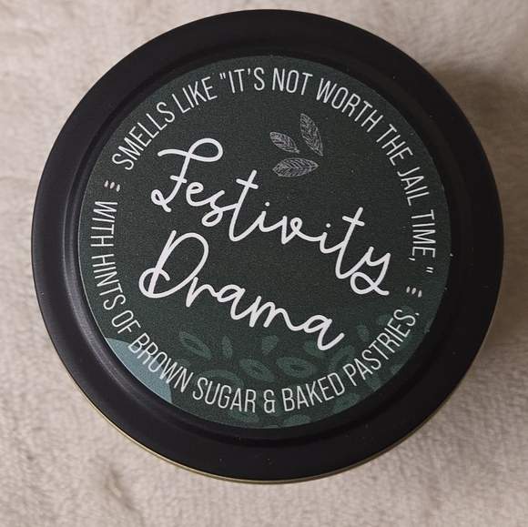 Festivus Soy Wood Wick Candle Brown Sugar and Baked Pastry 4 oz - Picture 3 of 7